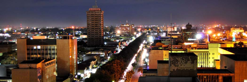 Lusaka en la noche. Wikimedia Commons